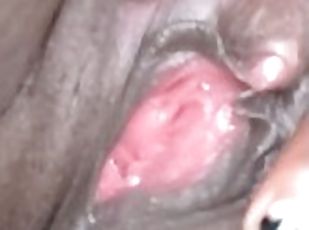 clitoris, masturbare-masturbation, pasarica, amatori, negresa, bbw, cu-degetelul, solo, uda