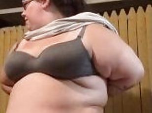 BBW Stripping Outside in Freezing Weather
