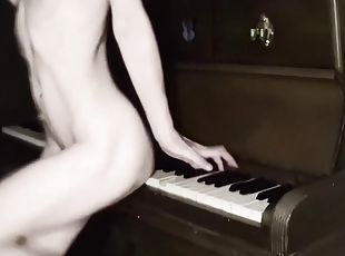 Pianiste Au Desir Charnel