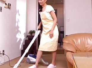 Housewife Miku Stops Her Chores So She Can Suck A Dick