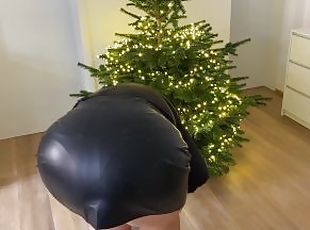 Mother-in-law made me cum on her fat ass near the Christmas tree