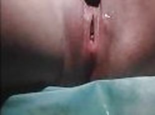 masturbation, orgasme, chatte-pussy, giclée, horny, solo, rasé, humide