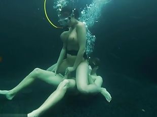 Bella gets hot underwater fucking