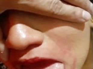 Estudiante Mexicana 18 ofrece sexo oral para pasar clase, se pinta los labios para mamar