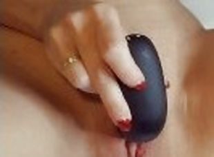 Amateur wife playing with toy,real orgasm