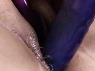 Chill Dildo Action In A Wet Wet Puss