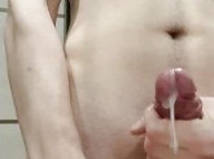 masturbation, amateur, ejaculation-sur-le-corps, gay, branlette, secousses, jeune-18, douce, sperme, solo