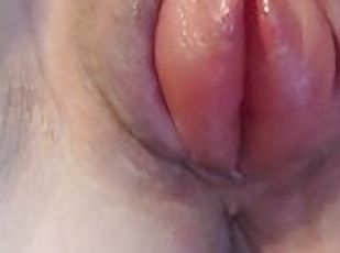 Massive pussy lips after pumping