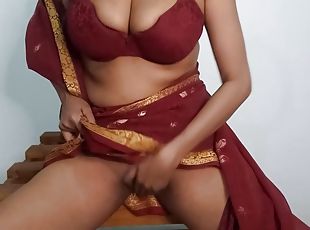 Indian Maid Masturbation With Saree Juicy Pussy With Big Bob