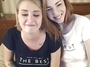 Lesbian teens masturbating and squirting on webcam