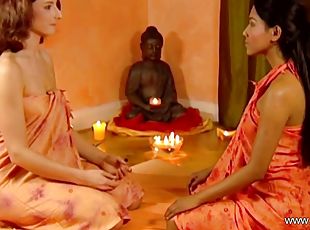 Beautiful and sensual massage lessons from India and the outstanding and educational place