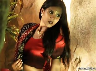 hindujske-ženske, plesoče, solo, eksotičnost