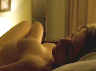 Delicious Gillian Anderson Exposes Her Natural Jugs and Big Nipples