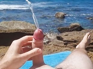 masturbation, public, amateur, ejaculation-sur-le-corps, plage, point-de-vue, solo