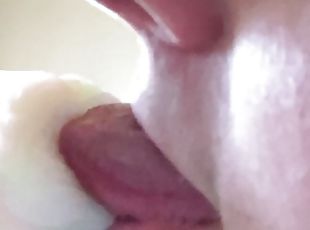 Size Diff Giant tongue in tiny pussy toy