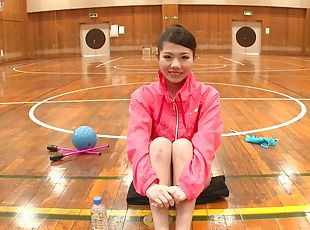 Sporty Asian gymnast spreads her legs wide for a stiff cumshooter hardcore