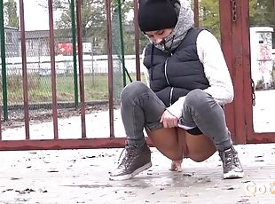 Pissing in public on a winter day