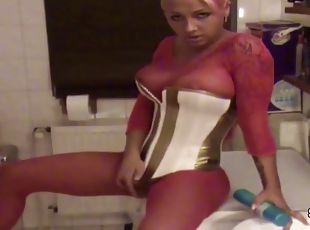 Fuck german sister caught in the bathroom and seduce and face