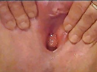 Up close of fat chick pussy that squirts