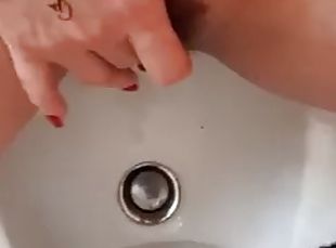 Delia with so much voglia di voi if she masturbates in bagno e gode