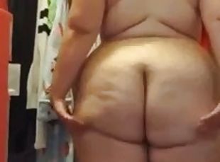 BBW Pawg shows huge ass